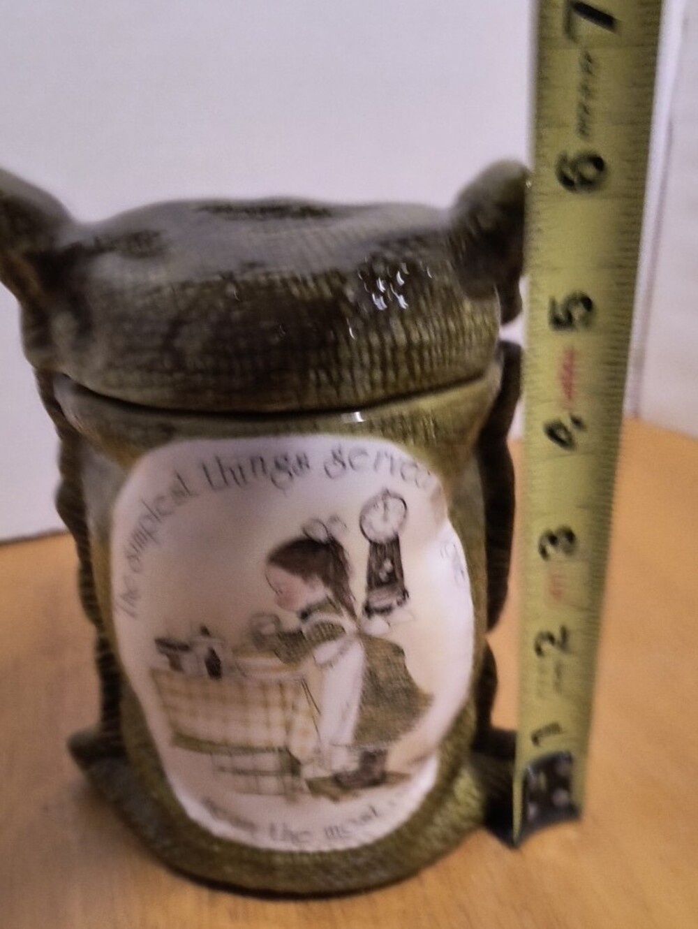 Vintage Green  Holly Hobbie Jar with Illustrated Panel B6 - Picture 3 of 3